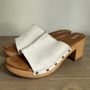 Mia Womens 8.5M Off‎ White Snake Embossed Studded Block Heel Slip On Sandals
